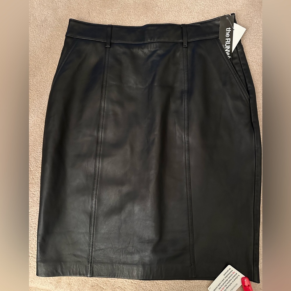 NWT NEW REISS Soft Sheep’s Leather Black Lined Skirt. STUNNING. Side Zip 10-12